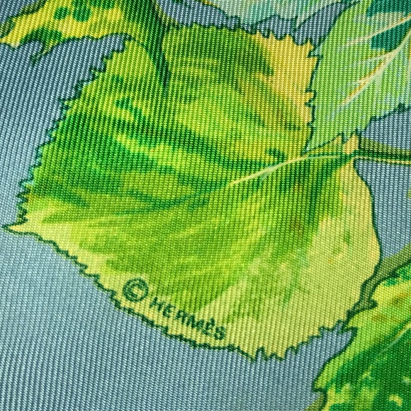 Hermès Silk Light Blue Scarf/Pocket Square - Picture 4 of 6